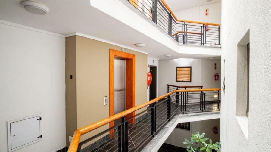 To Let 1 Bedroom Property for Rent in Wynberg Upper Western Cape